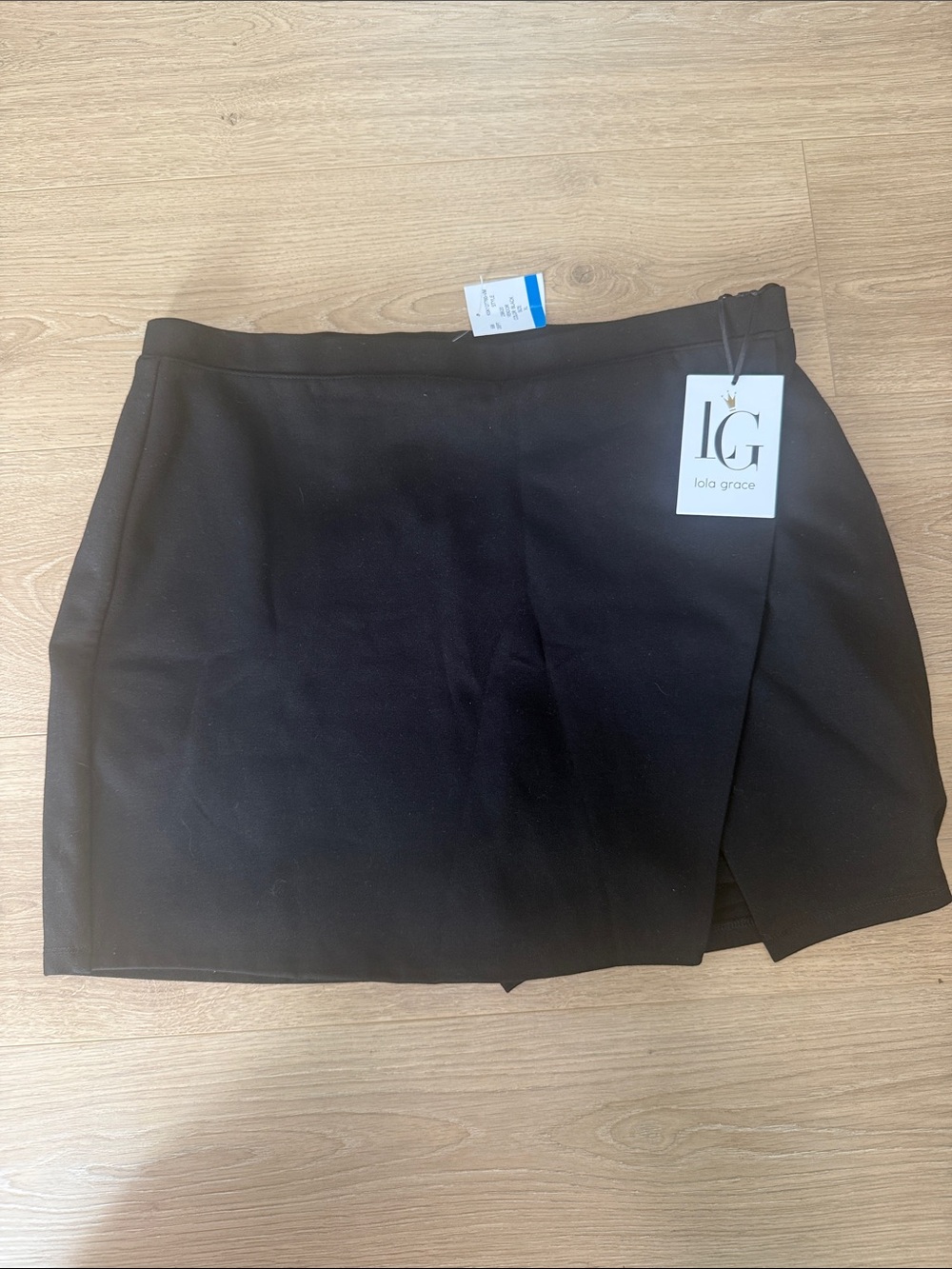 Lola Grace Black Mini Skort with Clean Wrap Front new with tags